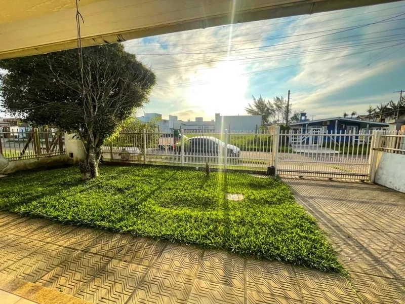 Casa a 150m da praia com 3 dormitórios: 20ª foto da galeria de imagens do imóvel