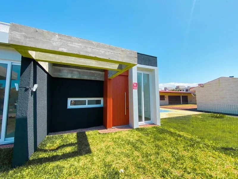 CASA 3 DORMITÓRIOS (1 SUÍTE) - PRÓXIMO AO MAR EM EXCELENTE LOCALIZAÇÃO: 2ª foto da galeria de imagens do imóvel