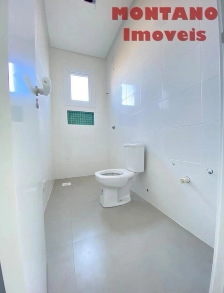 Casa de Alto Padrão com 3 Dormitórios Próxima ao Mar – Bairro Jardim: 3ª foto da galeria de imagens do imóvel