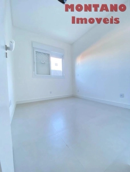 Casa de Alto Padrão com 3 Dormitórios Próxima ao Mar – Bairro Jardim: 2ª foto da galeria de imagens do imóvel