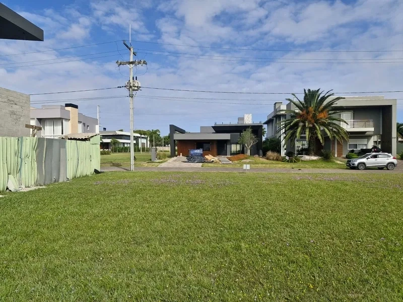 Terreno com 608m² frente Leste no condomínio Ilhas Resort: 5ª foto da galeria de imagens do imóvel