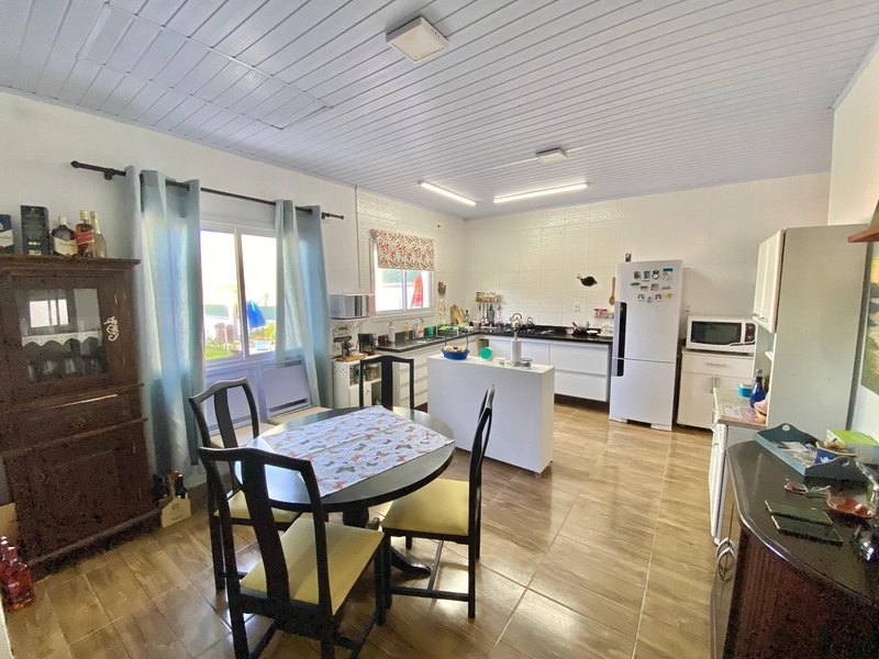 Casa a alguns passos da praia com 2 dormitórios: 5ª foto da galeria de imagens do imóvel