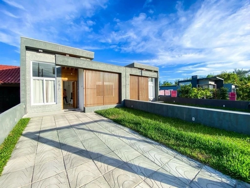 Casa Alto Padrão a 1 quadra do mar: 1ª foto da galeria de imagens do imóvel