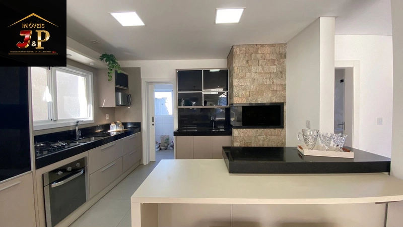 Casa de alto padrão com 3 dormitórios: 13ª foto da galeria de imagens do imóvel