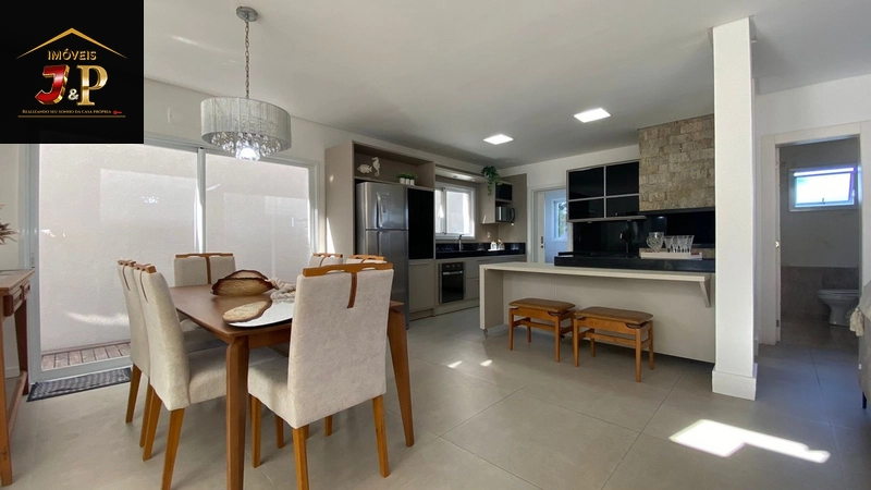 Casa de alto padrão com 3 dormitórios: 3ª foto da galeria de imagens do imóvel