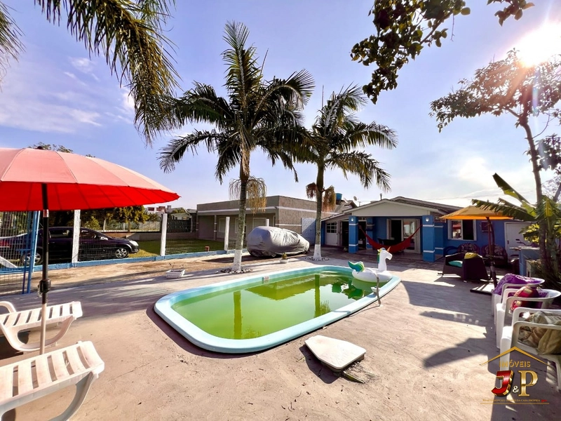 Linda casa bem localizada com 2 dormitórios e piscina: 14ª foto da galeria de imagens do imóvel