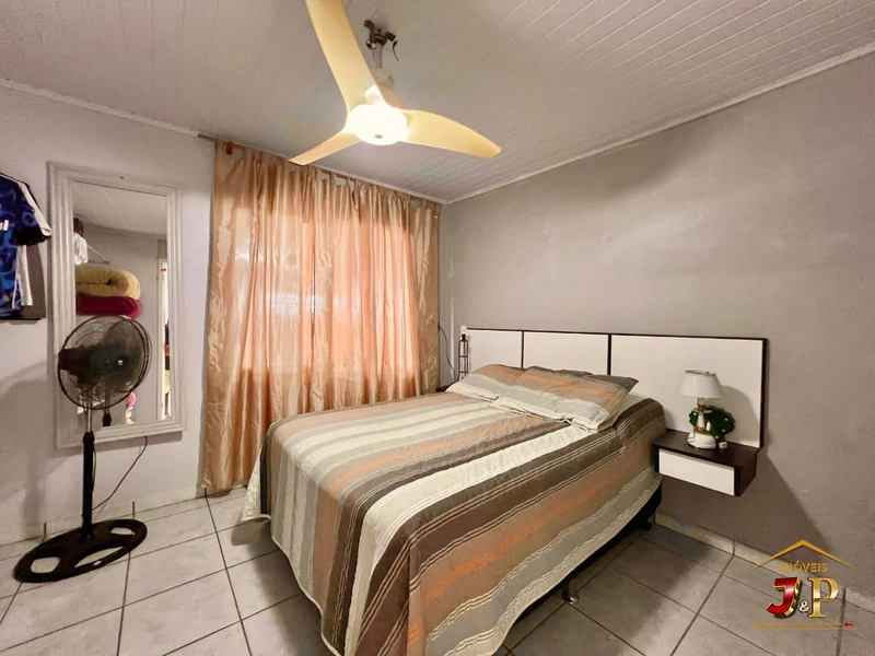 Linda casa bem localizada com 2 dormitórios e piscina: 6ª foto da galeria de imagens do imóvel