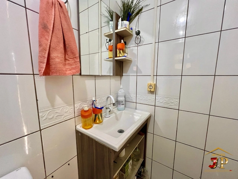 Linda casa bem localizada com 2 dormitórios e piscina: 13ª foto da galeria de imagens do imóvel