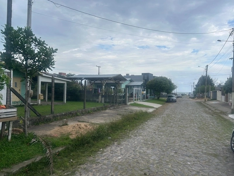 Lindo sobrado 4 dorm - a 150m da beira mar em Capão da Canoa: 9ª foto da galeria de imagens do imóvel