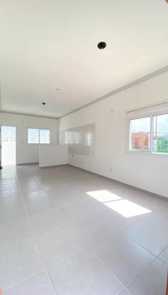 OPORTUNIDADE ! CASA HÁ 50 METROS DO MAR - FRENTE AVENIDA: 2ª foto da galeria de imagens do imóvel