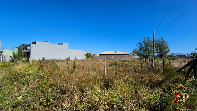 EXCELENTE TERRENO 2 QUADRAS DO MAR EM ÓTIMA LOCALIZAÇÃO: 3ª foto da galeria de imagens do imóvel