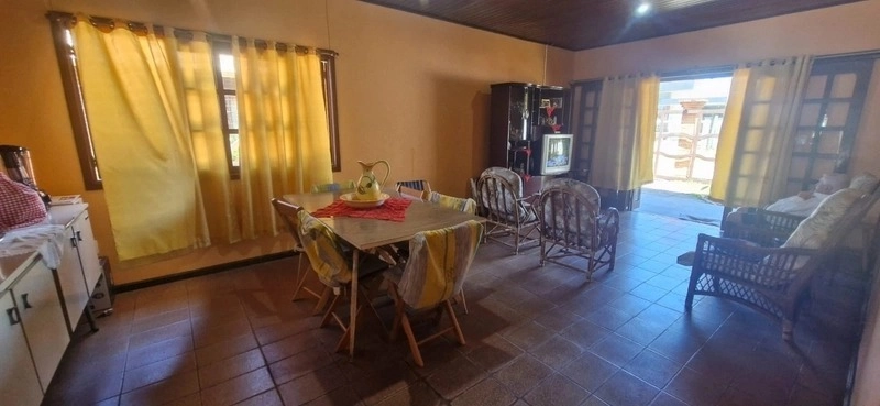 Casa com 3 dormitórios poucos metros do mar: 1ª foto da galeria de imagens do imóvel