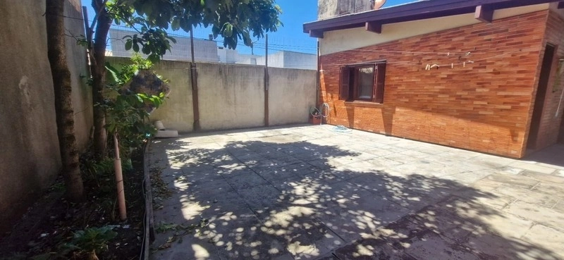 Casa com 3 dormitórios poucos metros do mar: 20ª foto da galeria de imagens do imóvel
