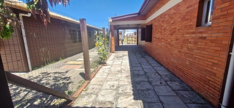 Casa com 3 dormitórios poucos metros do mar: 11ª foto da galeria de imagens do imóvel