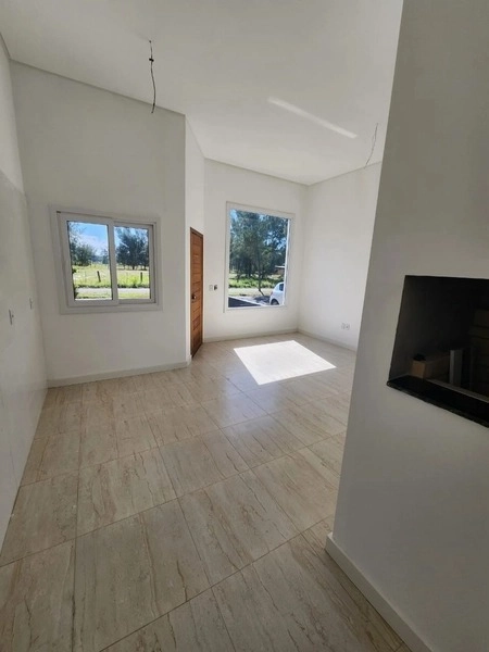 Casa na avenida a menos de 100 metros do mar!: 11ª foto da galeria de imagens do imóvel