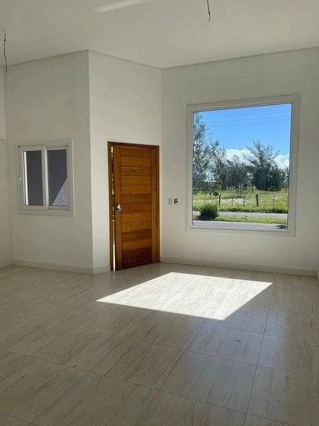 Casa na avenida a menos de 100 metros do mar!: 6ª foto da galeria de imagens do imóvel