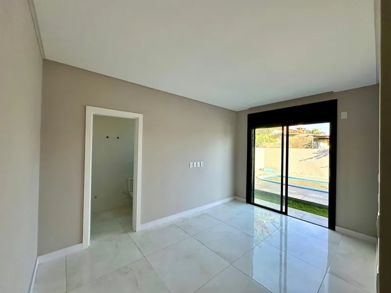 CASA ESTILO CONDOMÍNIO FECHADO - 3 SUÍTES - PRÓXIMO AO MAR: 6ª foto da galeria de imagens do imóvel