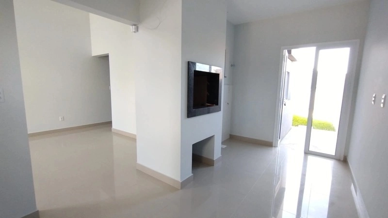 Casa com dois dormitórios próxima a praia: 16ª foto da galeria de imagens do imóvel