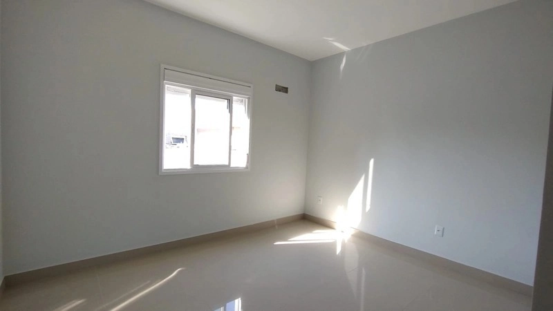 Casa com dois dormitórios próxima a praia: 6ª foto da galeria de imagens do imóvel