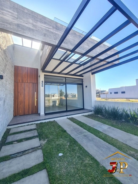 Casa de padrão incrível na Jardim Beira Mar: 1ª foto da galeria de imagens do imóvel