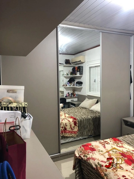 Casa mobiliada com 3 dormitórios e anexo nos fundos: 1ª foto da galeria de imagens do imóvel