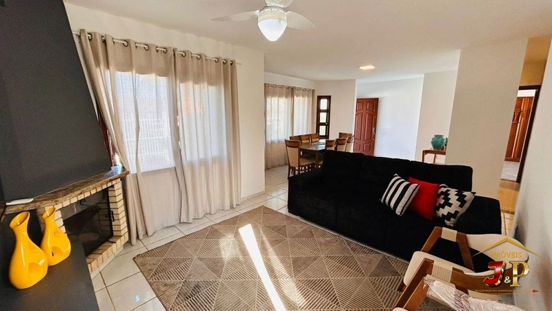 Casa belíssima com 3 quartos e piscina: 6ª foto da galeria de imagens do imóvel