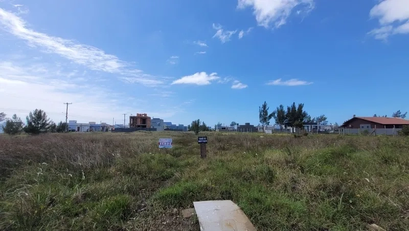 terreno proximo a venida principal do bairro Jardim beira: 1ª foto da galeria de imagens do imóvel