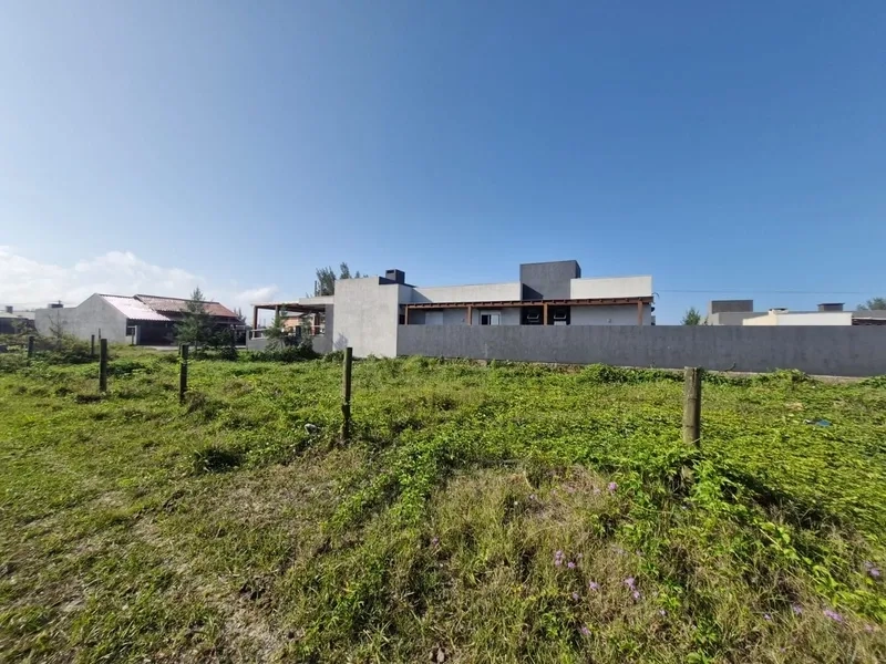 Terreno com ótima localização e posição solar: 1ª foto da galeria de imagens do imóvel