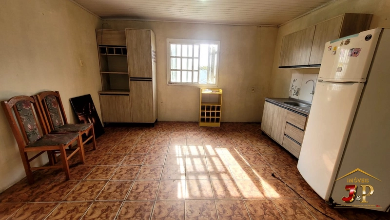 CASA DE ESQUINA À VENDA – BAIRRO SANTA LUZIA: 2ª foto da galeria de imagens do imóvel