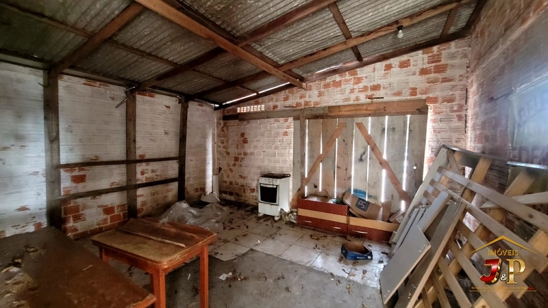 CASA DE ESQUINA À VENDA – BAIRRO SANTA LUZIA: 1ª foto da galeria de imagens do imóvel