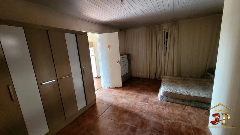 CASA DE ESQUINA À VENDA – BAIRRO SANTA LUZIA: 3ª foto da galeria de imagens do imóvel