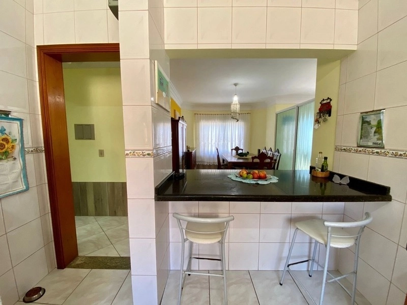 CASA 3 DORMITÓRIOS (1 SUÍTE) POUCAS QUADRA DO MAR: 10ª foto da galeria de imagens do imóvel