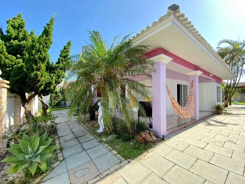 CASA 3 DORMITÓRIOS (1 SUÍTE) POUCAS QUADRA DO MAR: 5ª foto da galeria de imagens do imóvel
