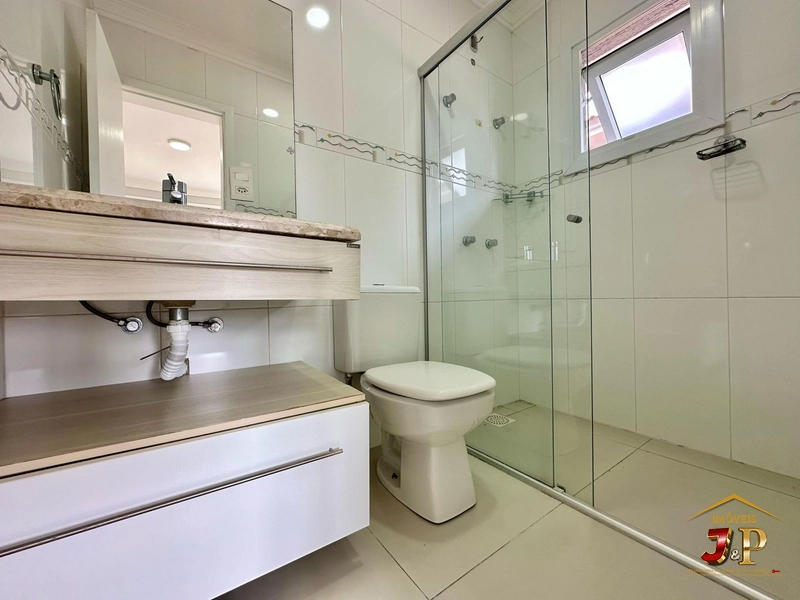 Casa de padrão exemplar no condomínio Condado: 1ª foto da galeria de imagens do imóvel