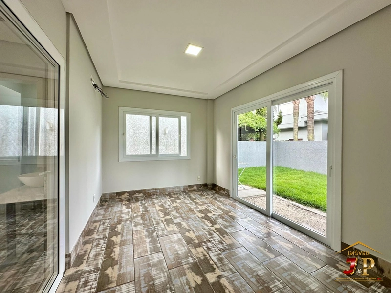 Casa de padrão exemplar no condomínio Condado: 5ª foto da galeria de imagens do imóvel