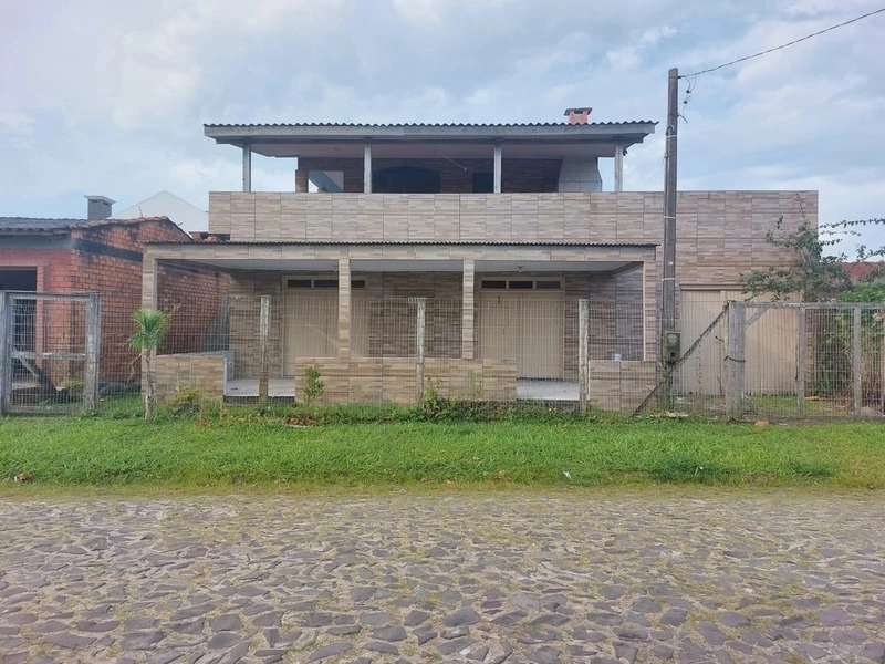 SOBRADO EM ÓTIMA LOCALIZAÇÃO- 300m DO MAR: 3ª foto da galeria de imagens do imóvel