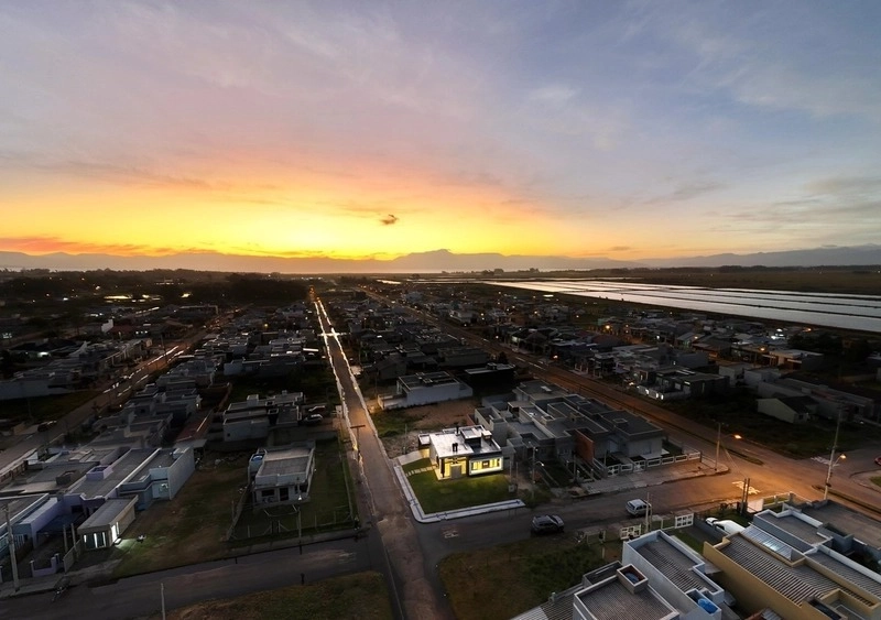 Casa de esquina com 3 dormitórios: 5ª foto da galeria de imagens do imóvel