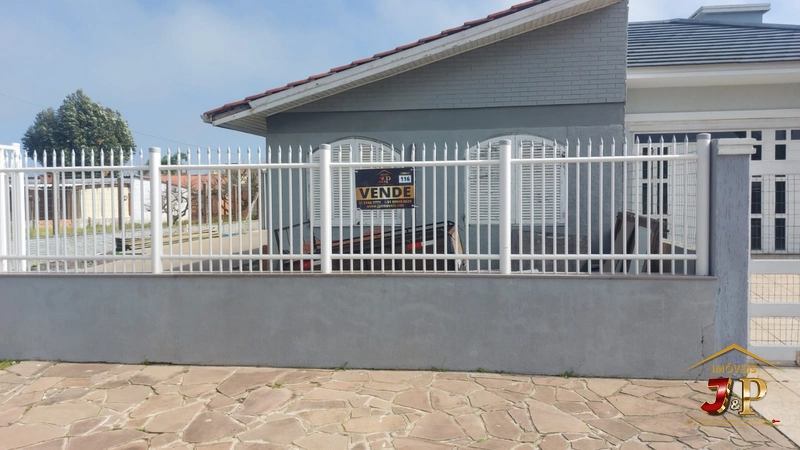 Casa com 2 dormitórios, quiosque e piscina: 22ª foto da galeria de imagens do imóvel