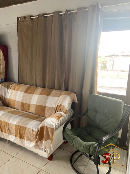 Casa com 2 dormitórios, quiosque e piscina: 4ª foto da galeria de imagens do imóvel