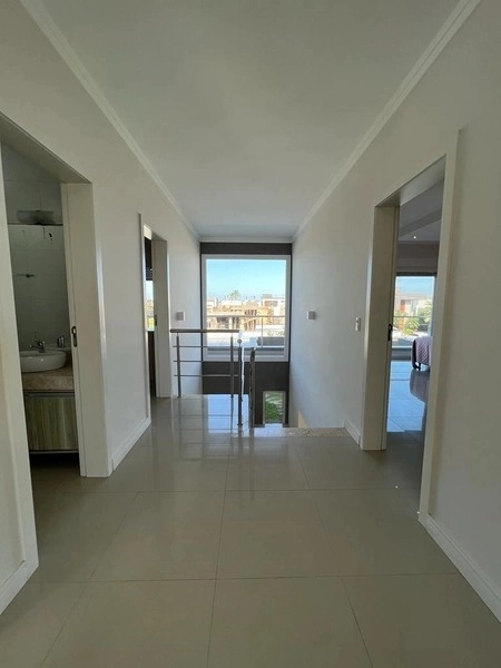 Casa mobiliada com 4 suítes no condomínio Dubai: 8ª foto da galeria de imagens do imóvel