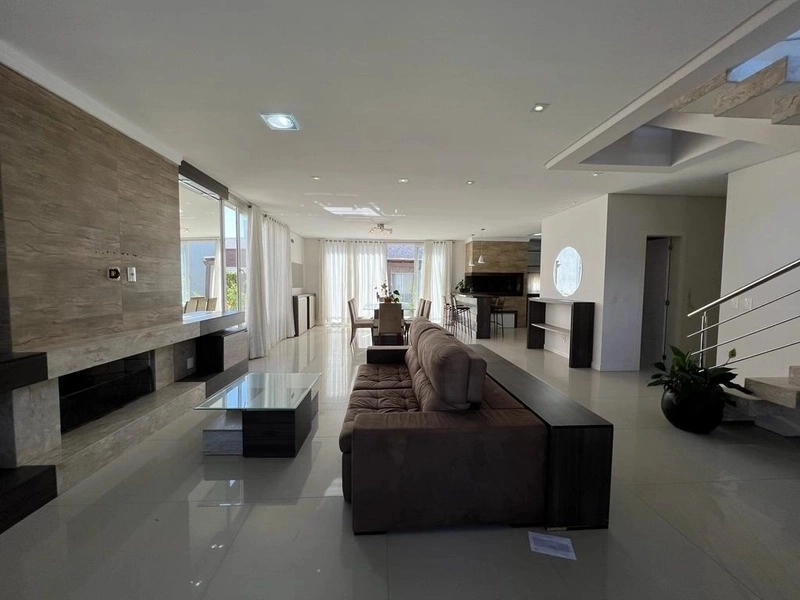 Casa mobiliada com 4 suítes no condomínio Dubai: 3ª foto da galeria de imagens do imóvel