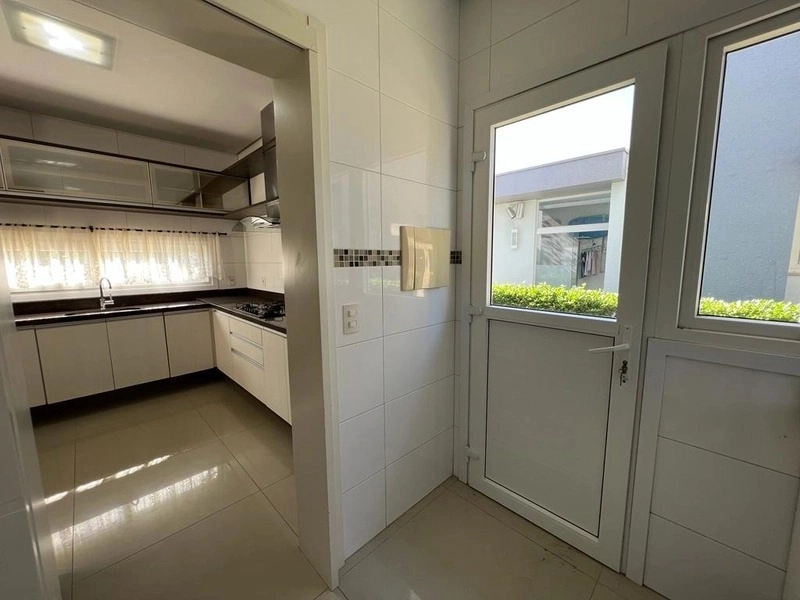 Casa mobiliada com 4 suítes no condomínio Dubai: 33ª foto da galeria de imagens do imóvel
