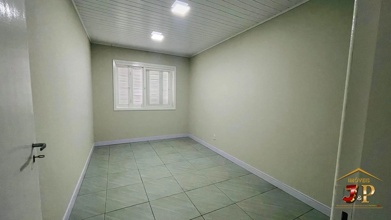 Casa com 2 dormitórios de frente a avenida: 17ª foto da galeria de imagens do imóvel