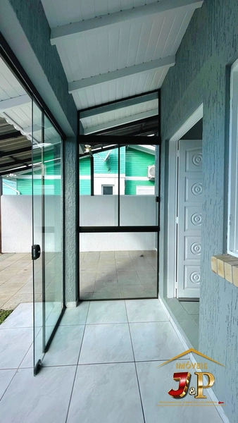 Casa com 2 dormitórios de frente a avenida: 16ª foto da galeria de imagens do imóvel