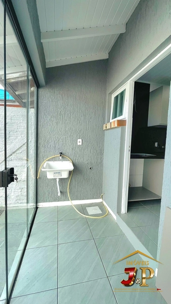 Casa com 2 dormitórios de frente a avenida: 9ª foto da galeria de imagens do imóvel