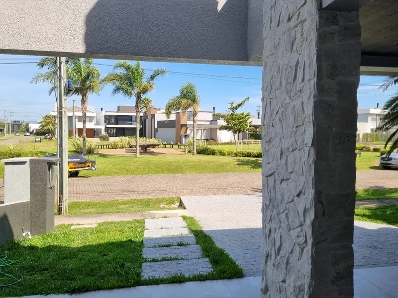 O lar perfeito com 4 suítes e piscina no condomínio Ilhas Resort: 2ª foto da galeria de imagens do imóvel