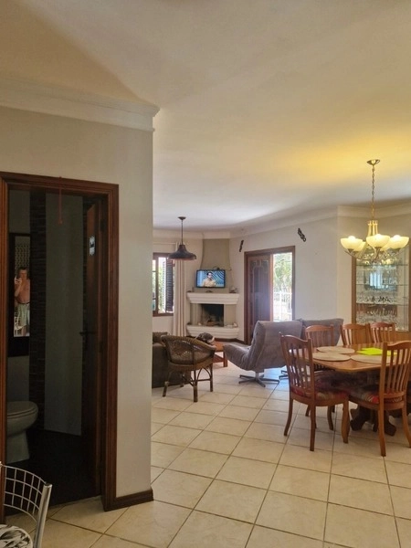 Casa a uma quadra do mar com 4 dormitórios: 21ª foto da galeria de imagens do imóvel