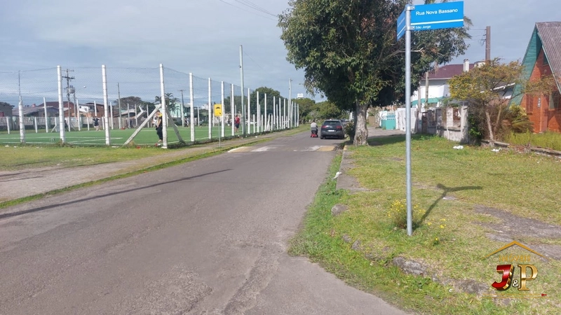 Terreno bem localizado na avenida de frente para o mar: 3ª foto da galeria de imagens do imóvel