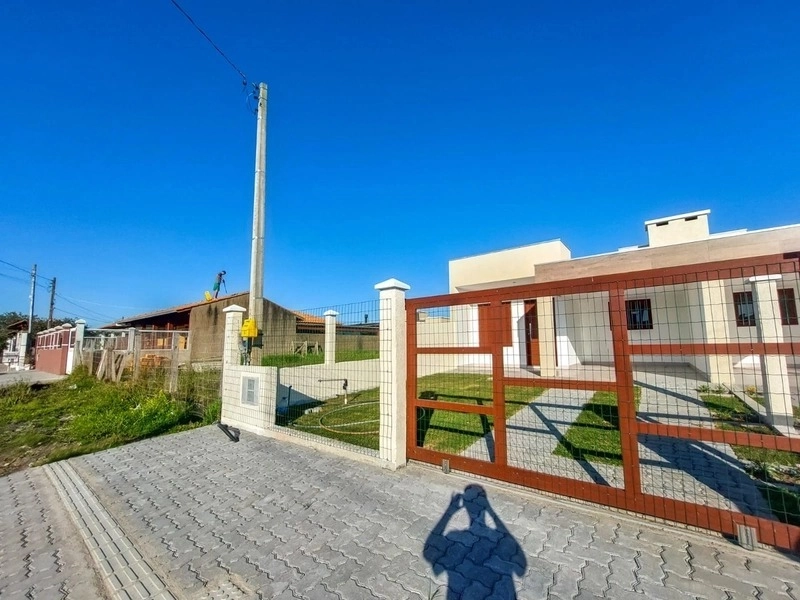 LINDA CASA GEMINADA- LADO MAR EM ÓTIMA LOCALIZAÇÃO!: 1ª foto da galeria de imagens do imóvel