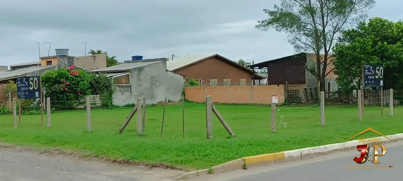 terreno de esquina muito bem localizado com 675m²: 2ª foto da galeria de imagens do imóvel
